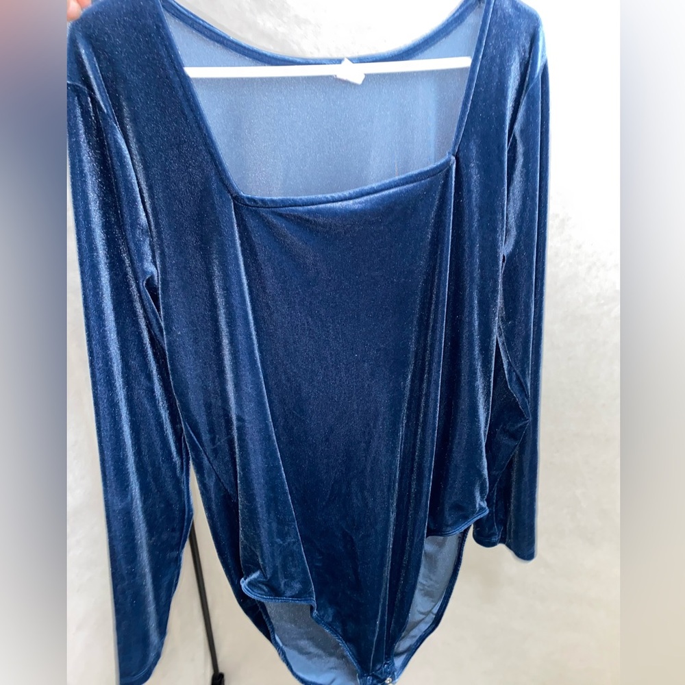 OLD NAVY VELVET BODYSUIT SIZE XXL NEVER WORN